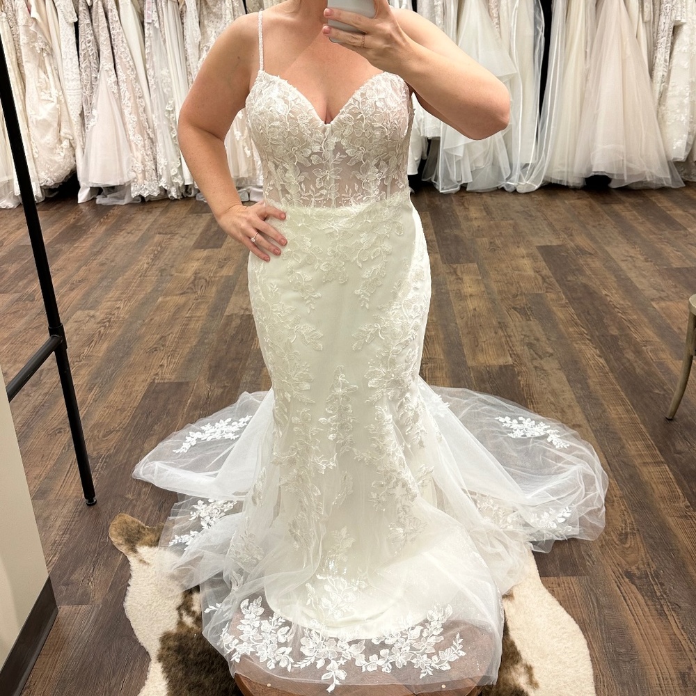 Stella York 7519 fit and flare wedding dress size 12 - Picture 5 of 10